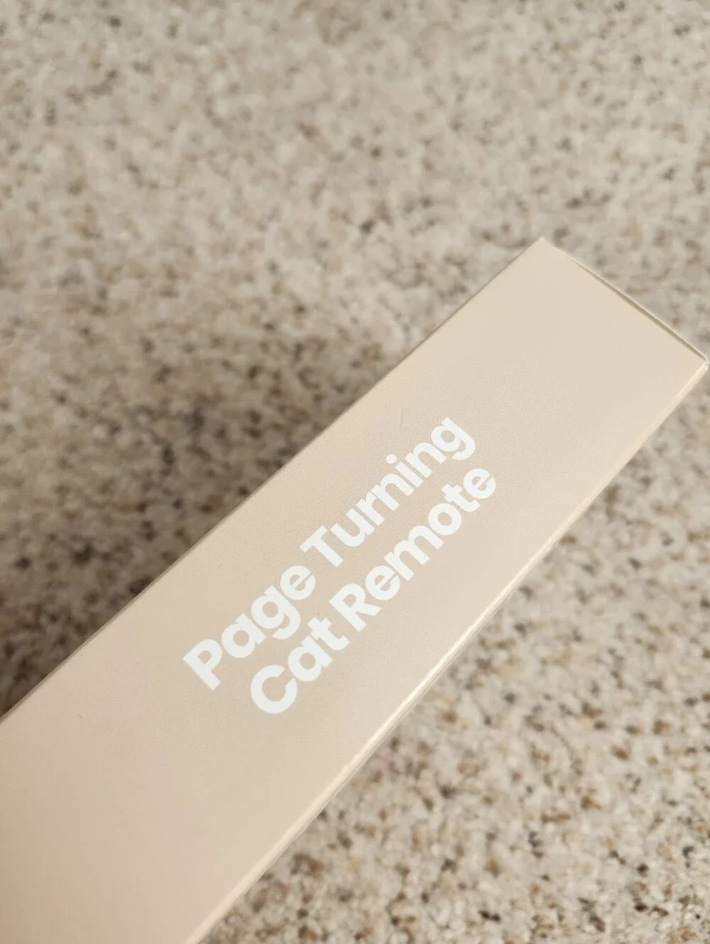 Page Turning Cat Remote - Beige Cat-Shaped Touch Remote